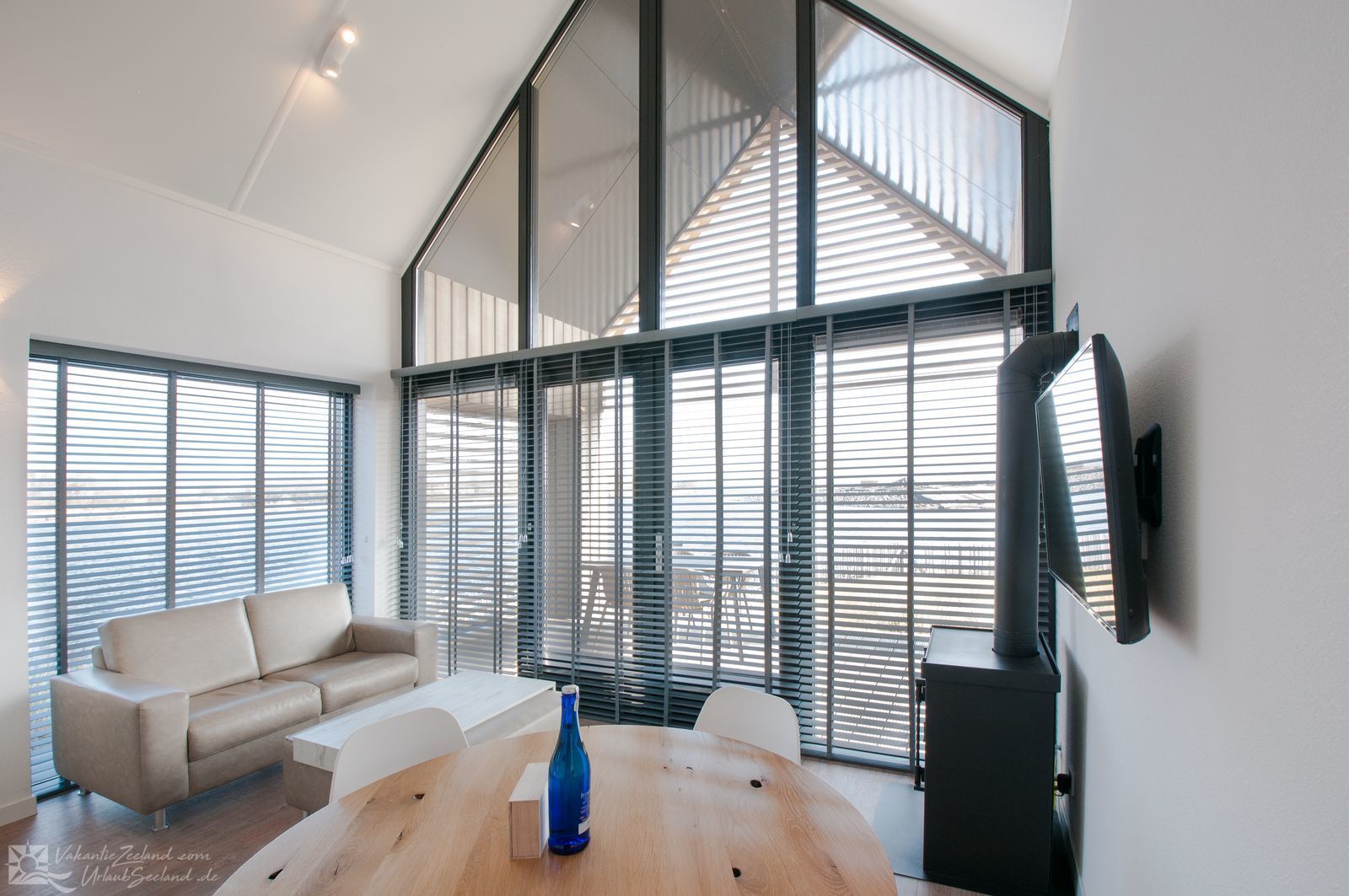 VZ745 Loungevilla Tholen