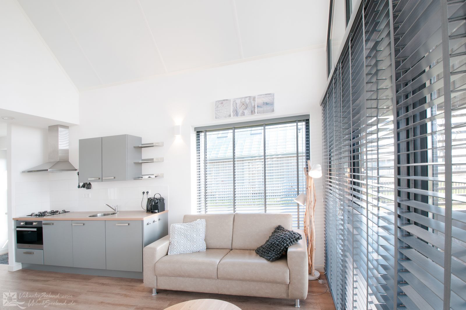 VZ745 Loungevilla Tholen