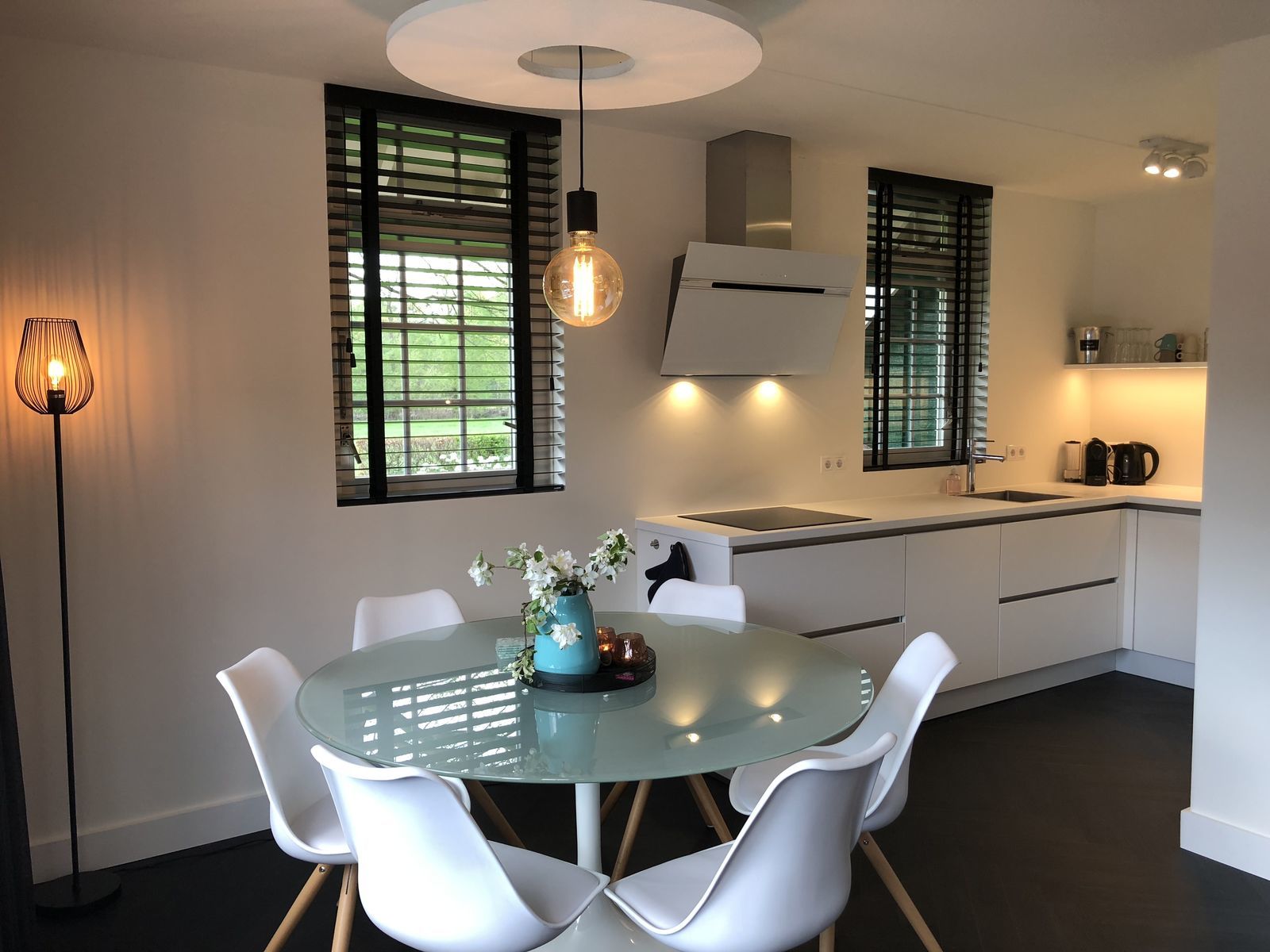 De Lindenburg, 6 Personen