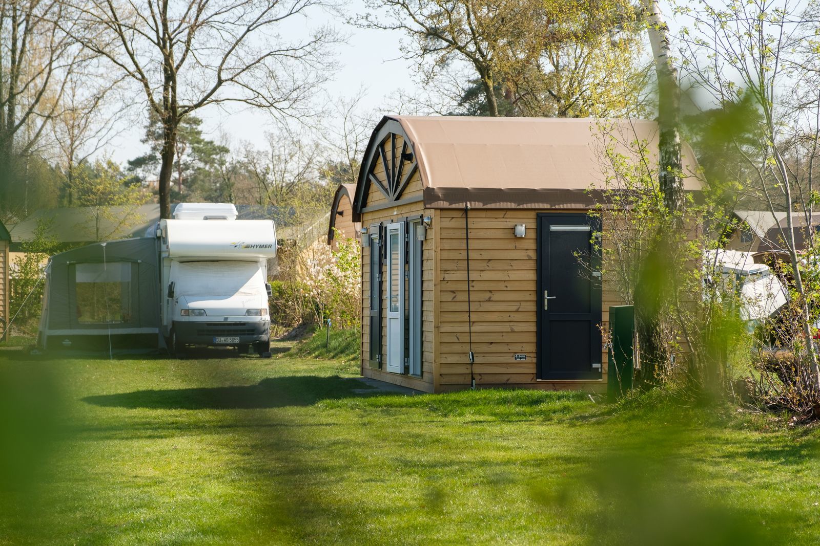 Kampeerplaats met privé sanitair (huisdieren welkom)