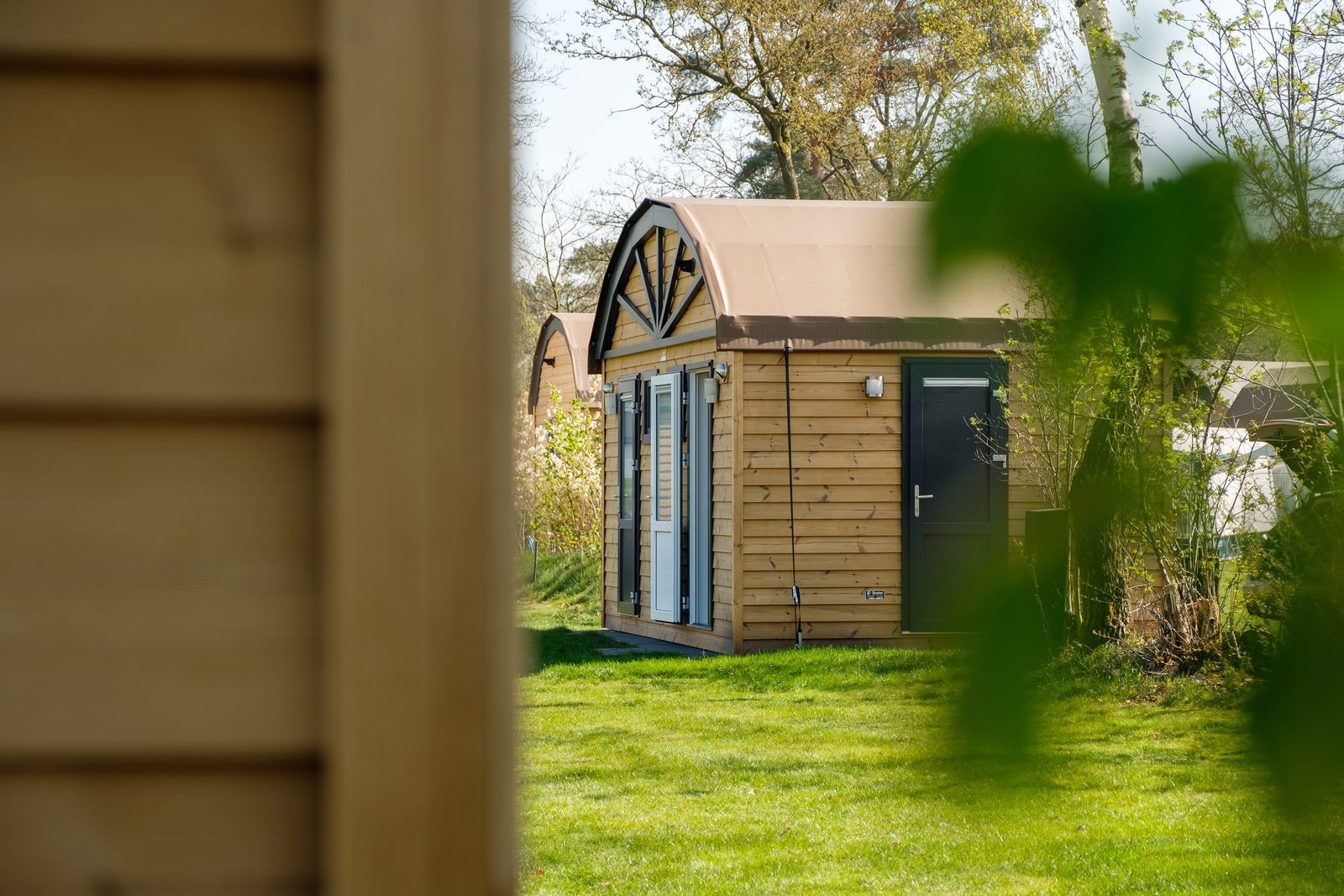 Kampeerplaats met privé sanitair (huisdieren welkom)