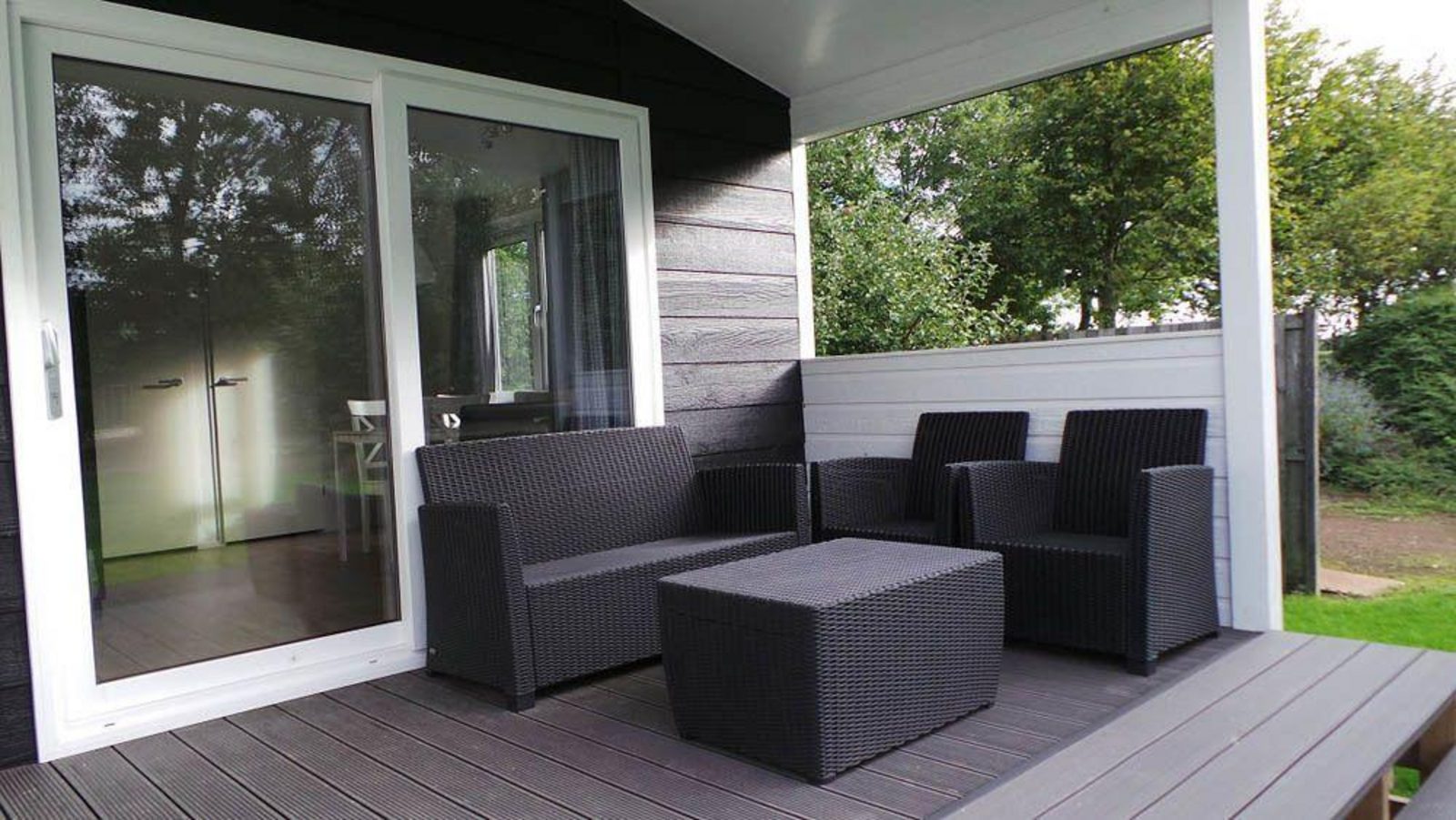 VZ775 Deluxe Lodge in Grijpskerke