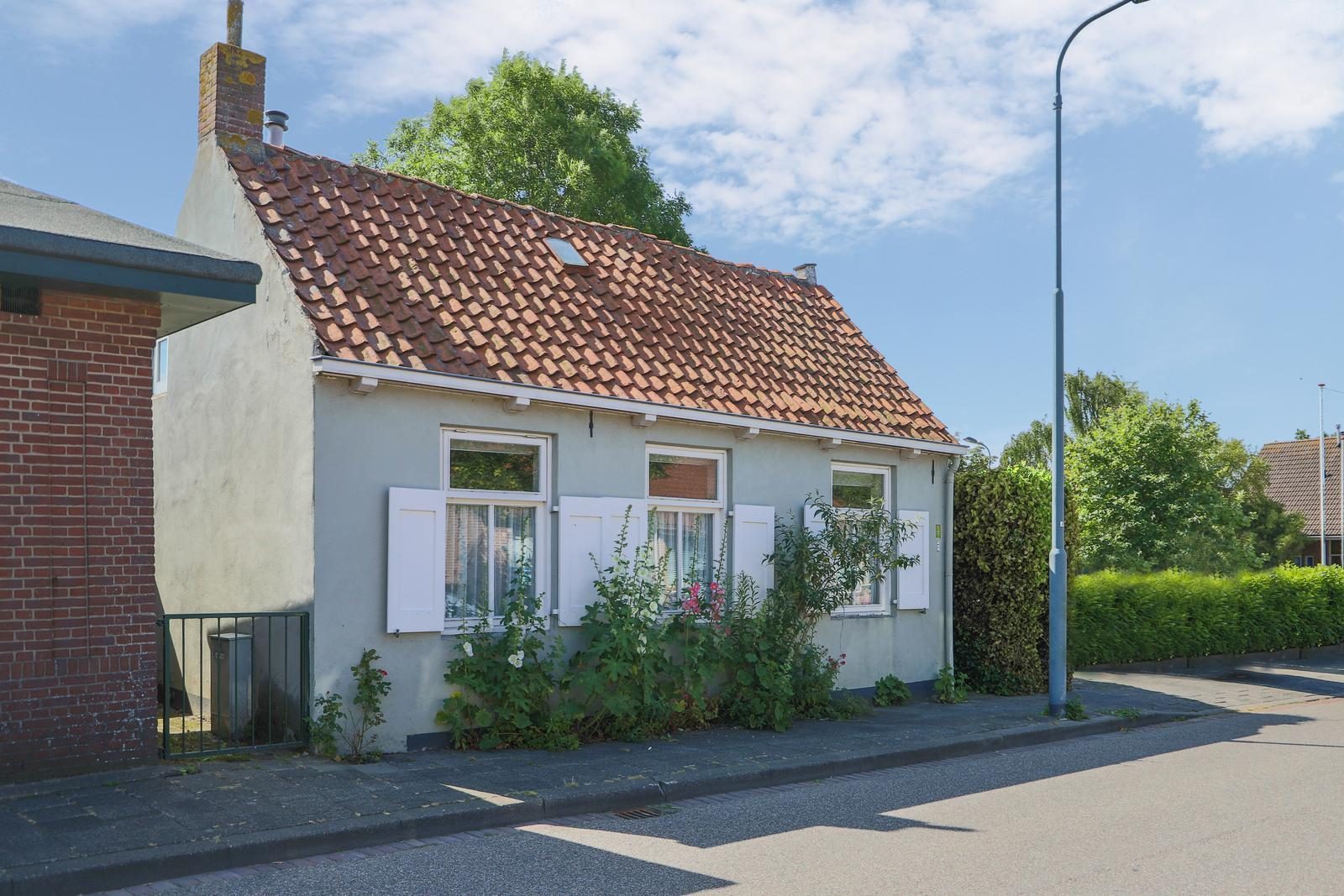 VZ 784 Farmhouse in Grijpskerke