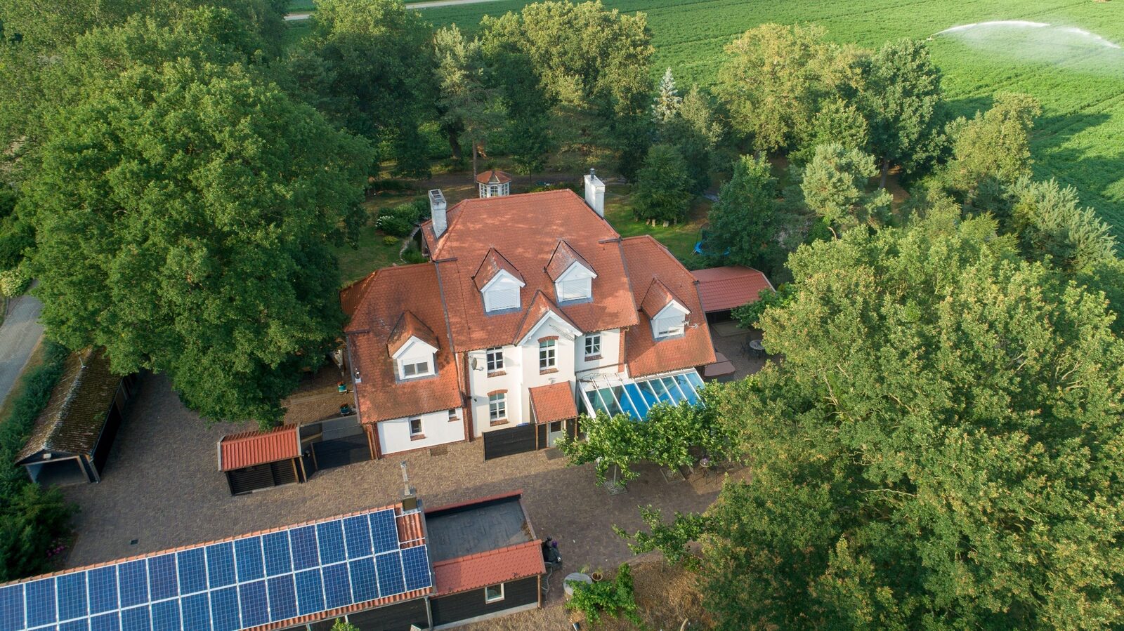 Landhuis Wielen 2 - luxe wellness familiehuis met sauna en jacuzzi