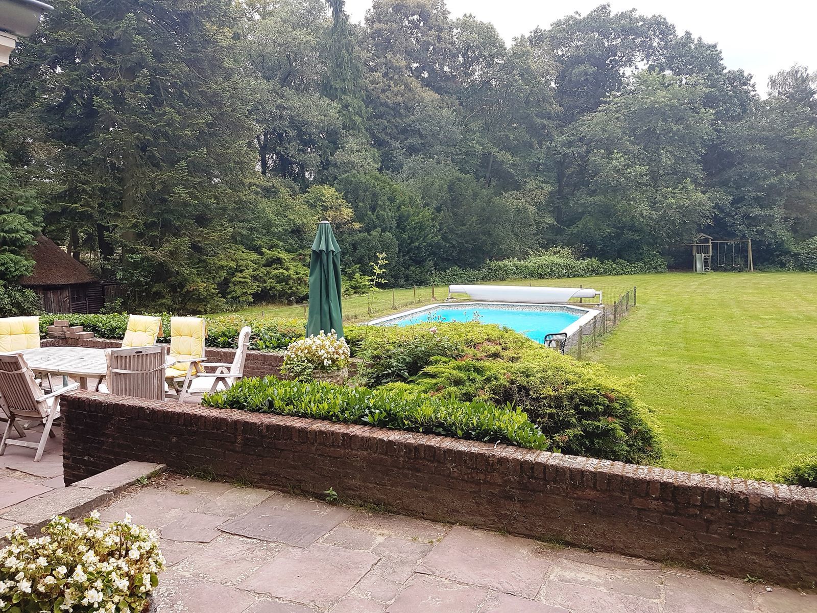 Landhuis Buitenverblijf de Valk - vakantiehuis in Brabant met zwembad en tennisbaan