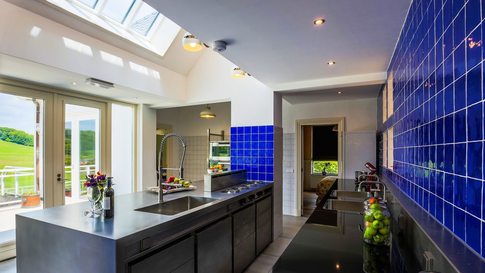 Witte Villa - luxe vakantiewoning Zuid-Limburg met zwembad en sauna