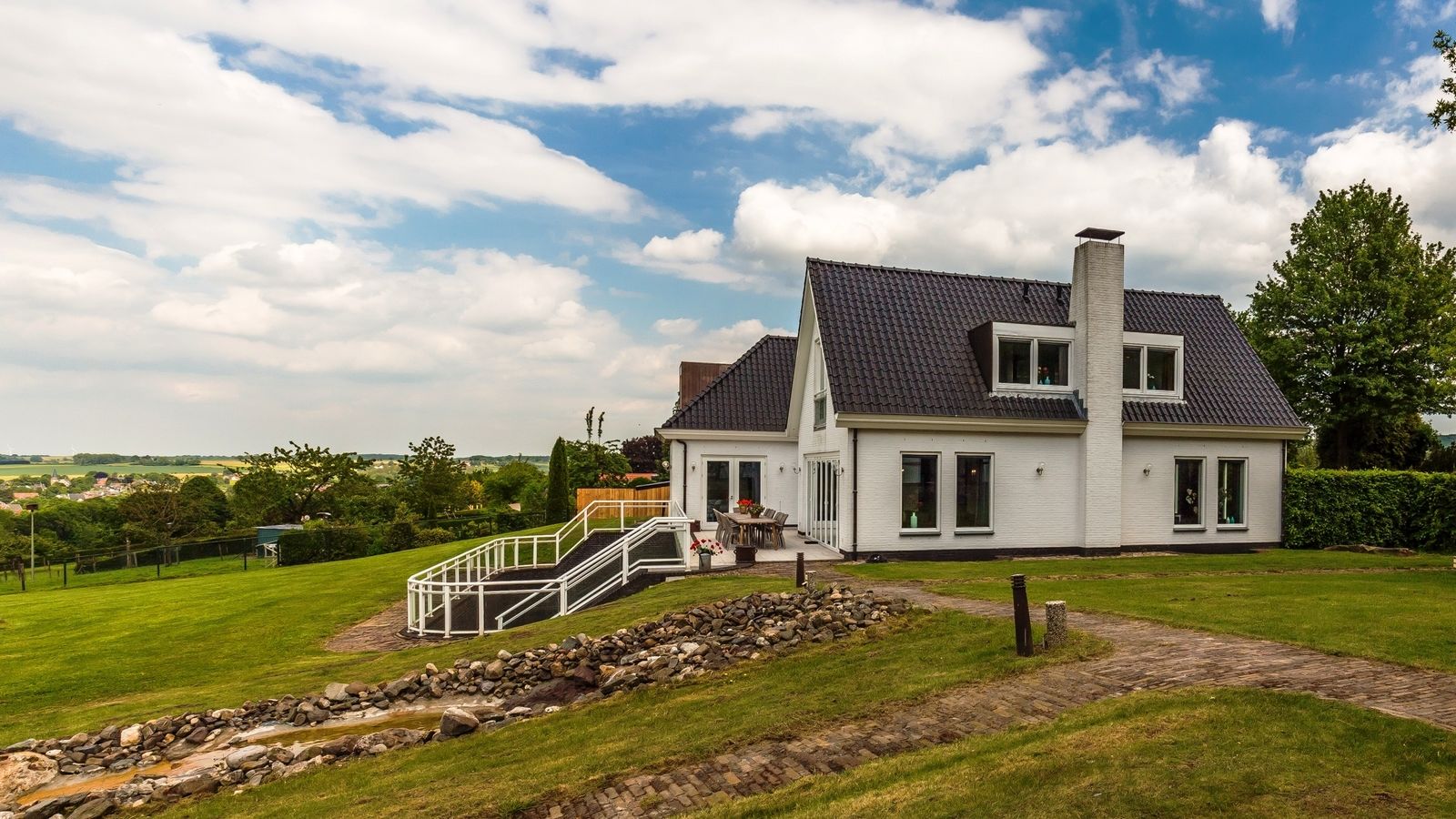 Afbeelding van Witte Villa - luxe vakantiewoning Zuid-Limburg met zwembad en sauna