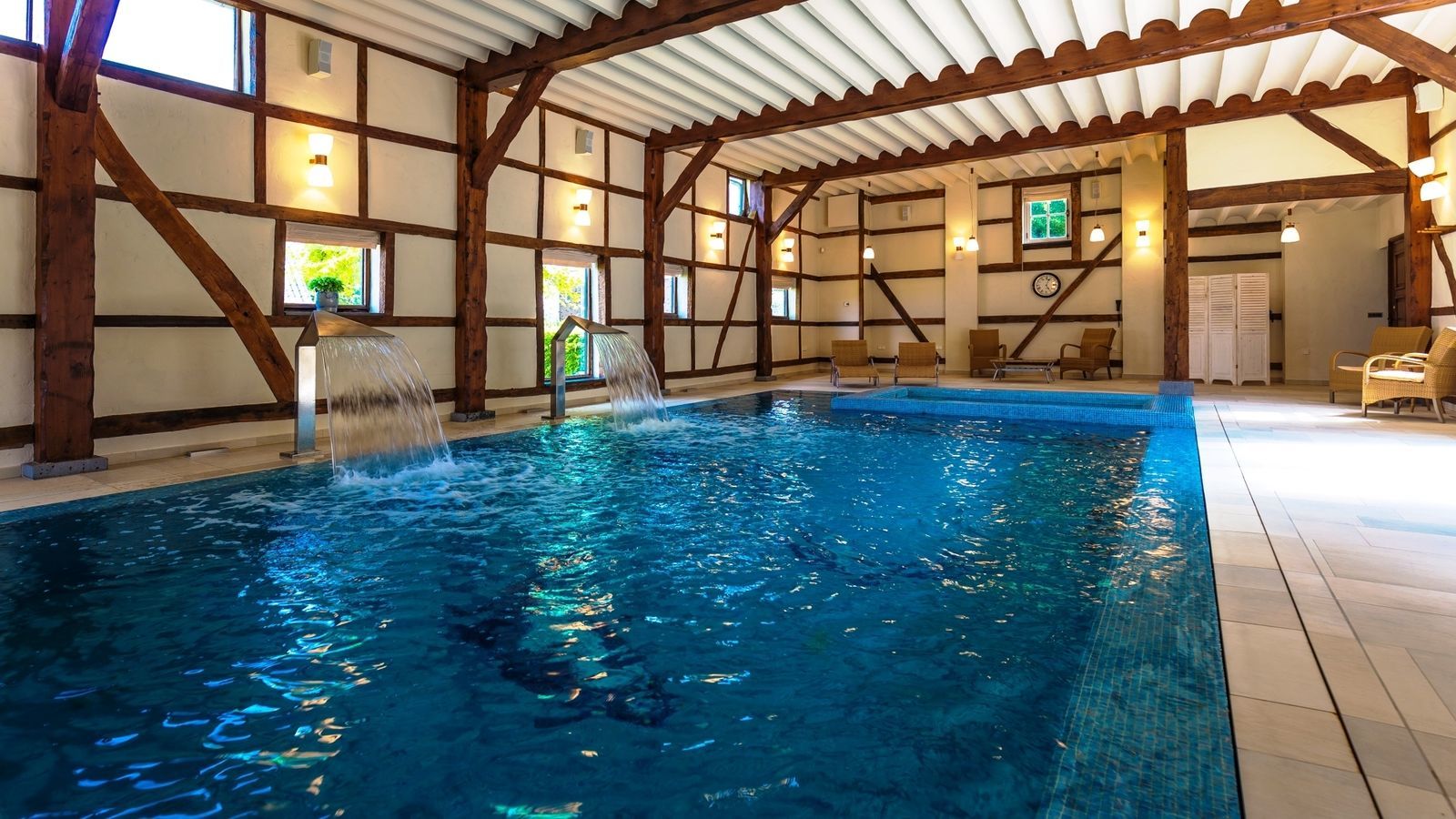 Carrehoeve Schweiberg - exclusieve vakantievilla met zwembad en jacuzzi in Zuid-Limburg