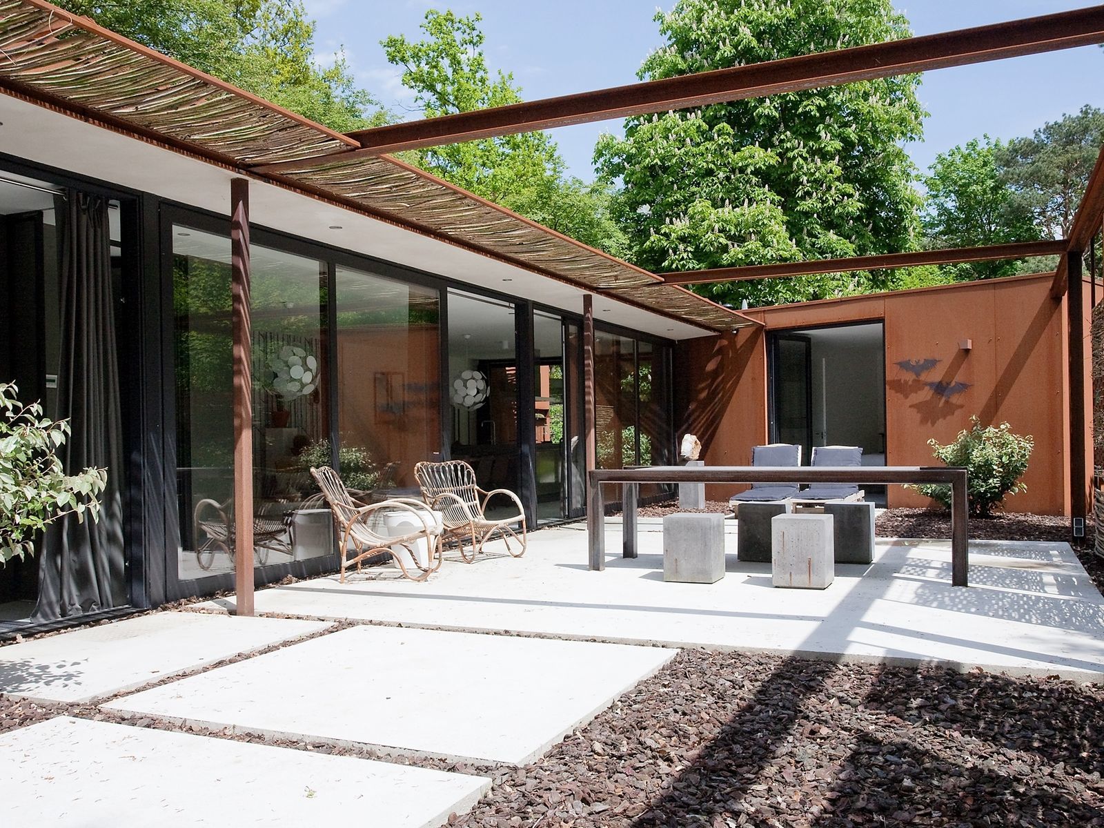 Stalen Boshuis - luxe vakantiehuis met sauna in Brabant