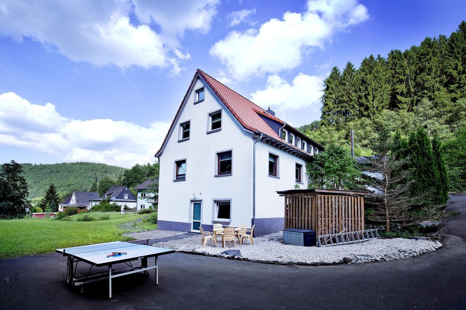 Huize Schutzbach XL - luxe vakantiehuis in de natuur van Duitsland