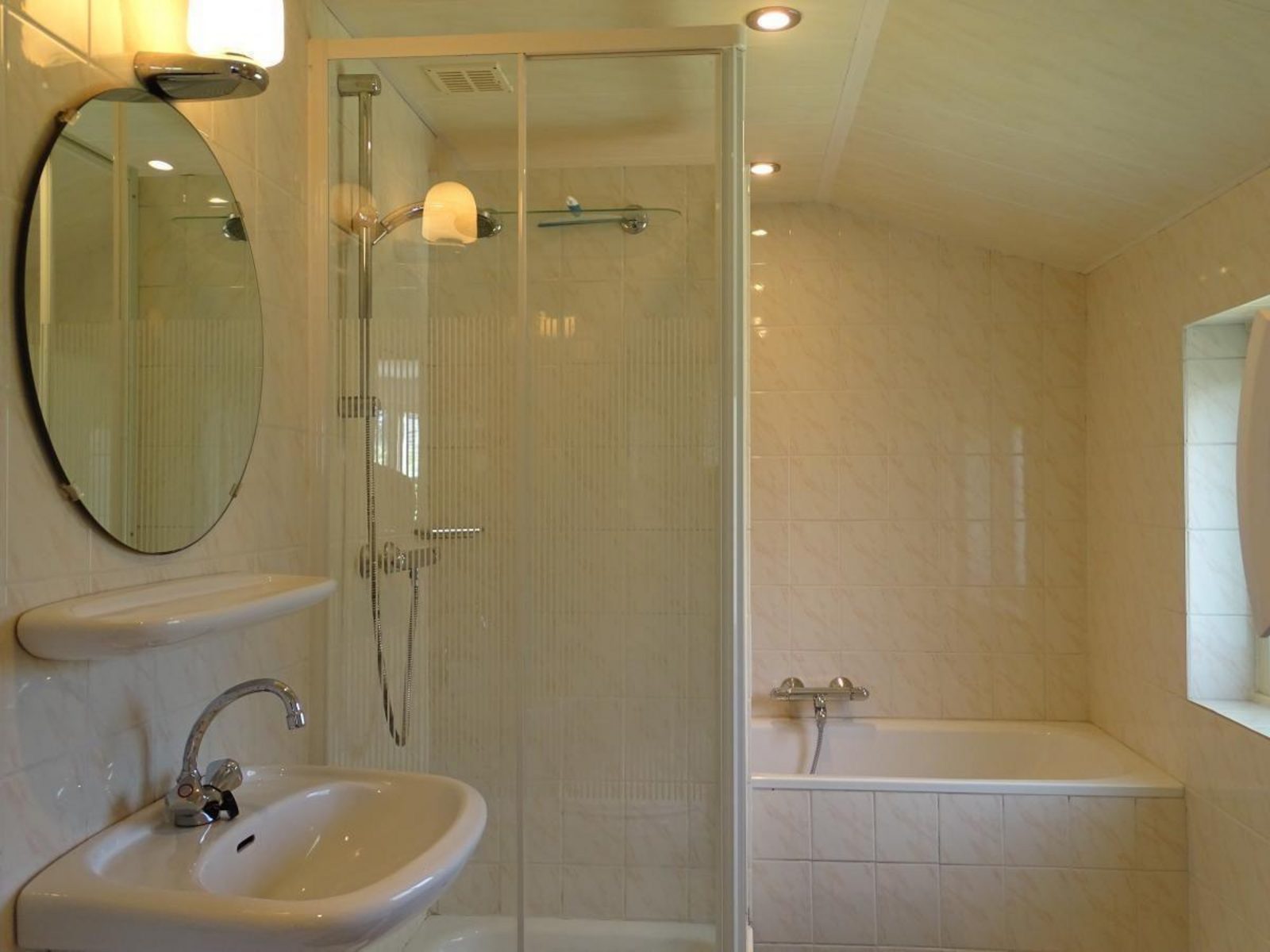 VZ064 Holiday home Burgh-Haamstede