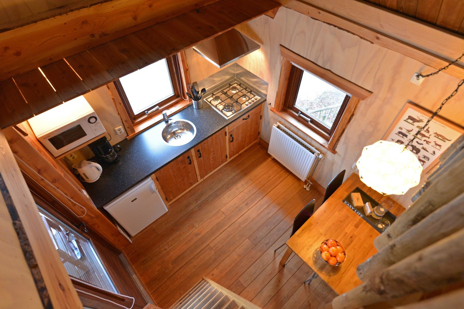 Tree house (5-person)