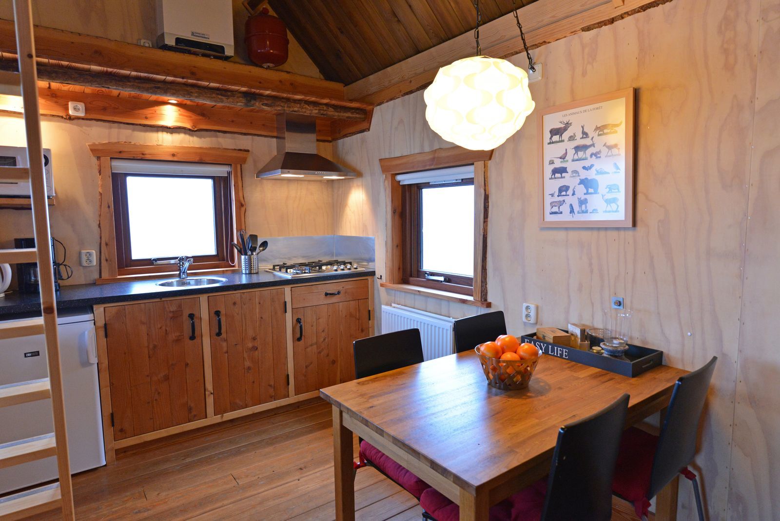 Tree house (5-person)