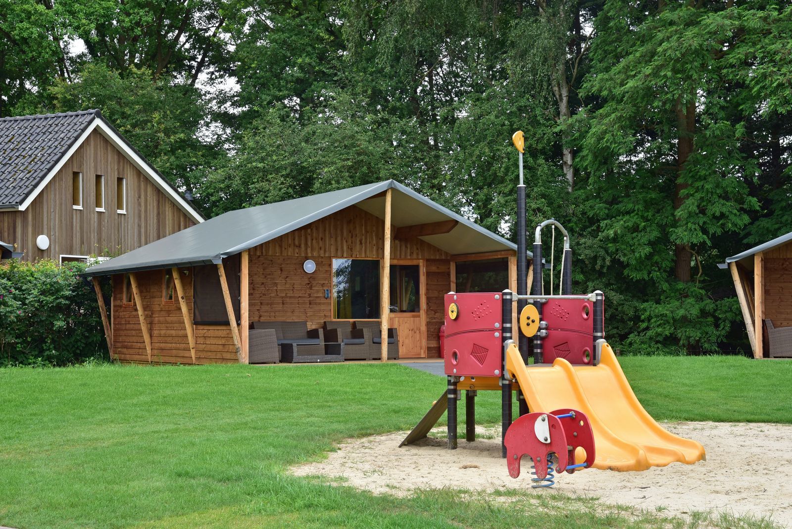 River Cabin (4-person)