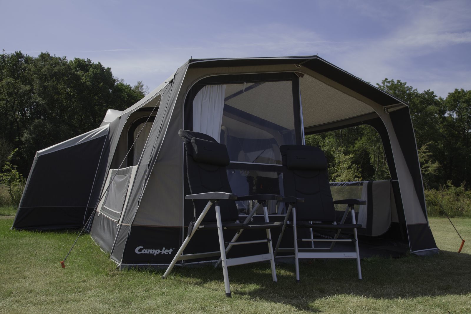 Pop-up camper