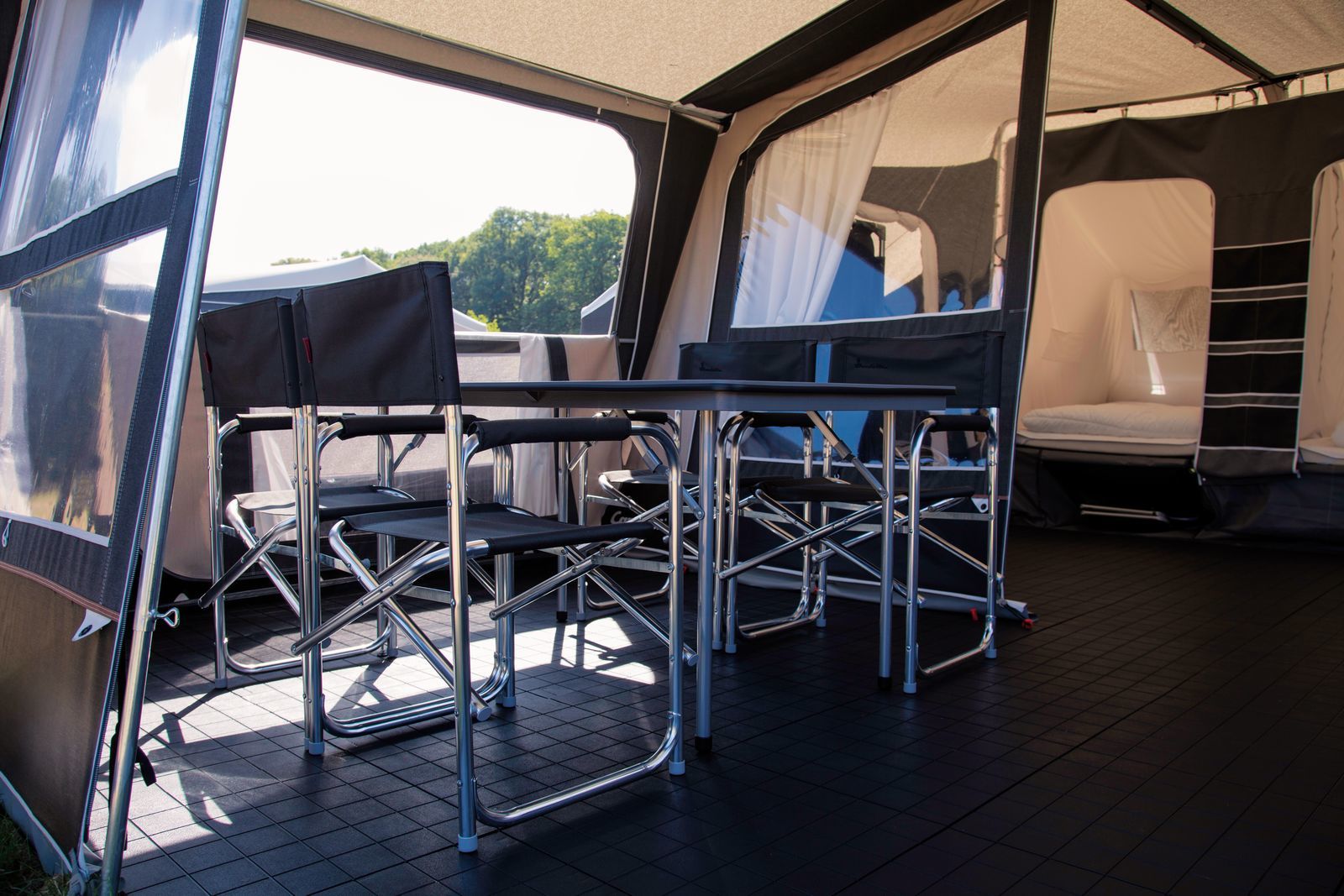 Pop-up camper