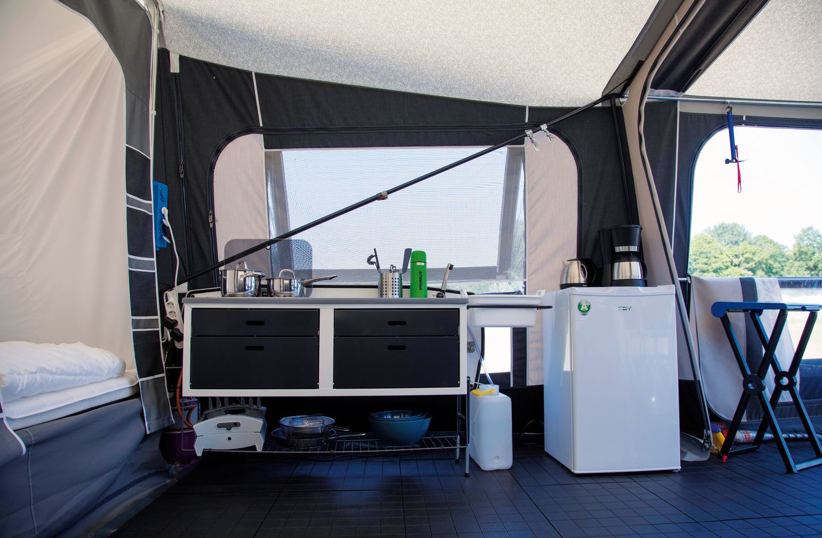 Pop-up camper